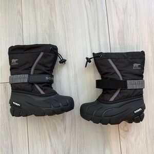 Sorel Flurry Winter Boot (Kids') Black and Gray Snow Boots size 10T